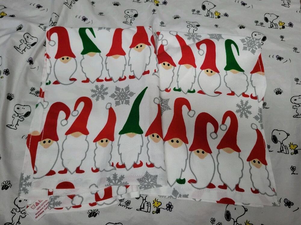 Set Of 2 New No Tags Casaba Gnome Large Kitchen Towels